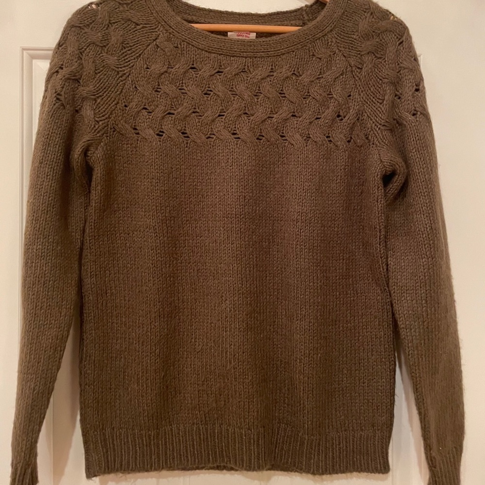 Cute and cozy brown sweater. Medium.
